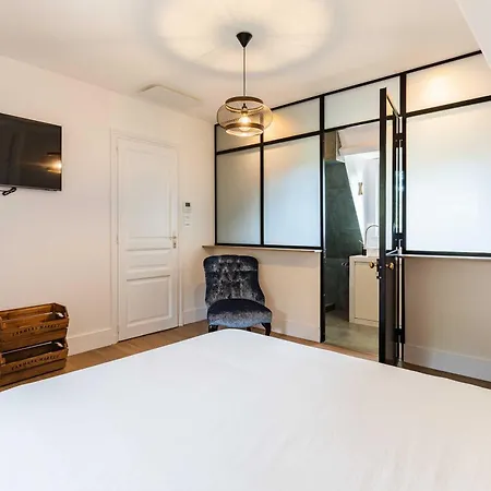 Norman House With Pool And Garden Near Hippodrome Holiday home *
